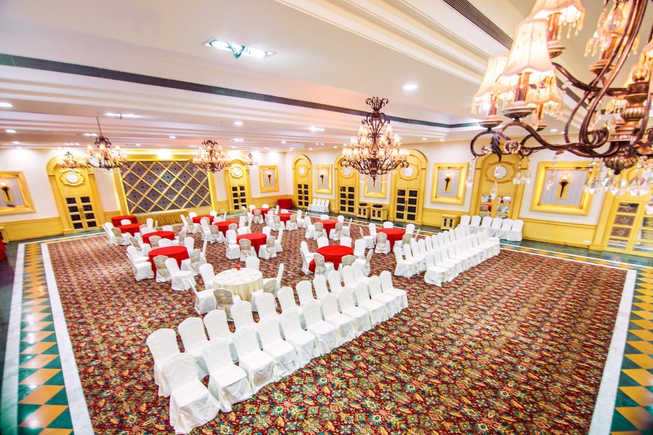 คลับ ปาไรโซ Hotel Raipur  ภายนอก รูปภาพ