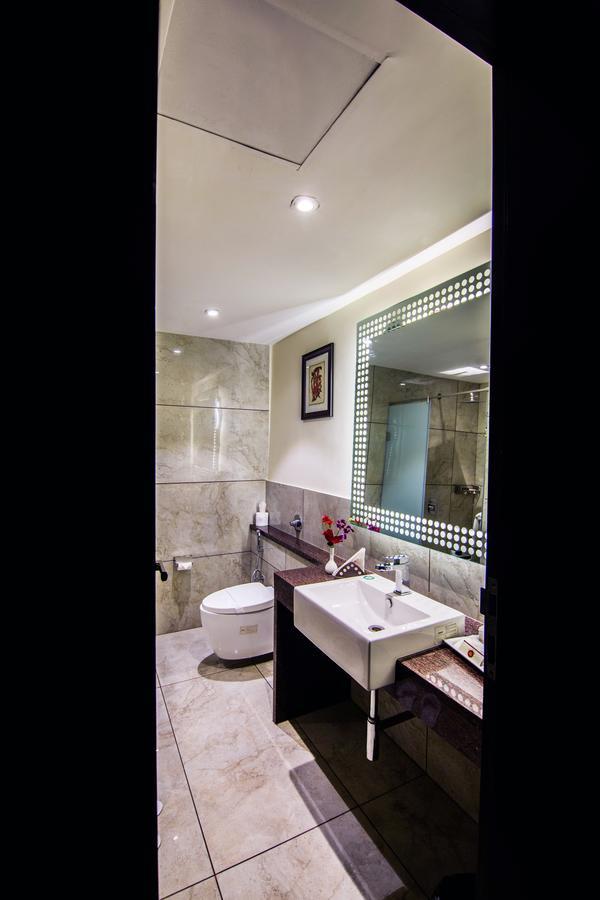 คลับ ปาไรโซ Hotel Raipur  ภายนอก รูปภาพ