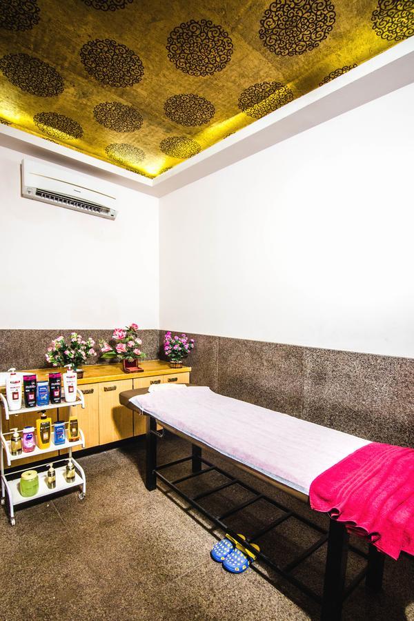 คลับ ปาไรโซ Hotel Raipur  ภายนอก รูปภาพ